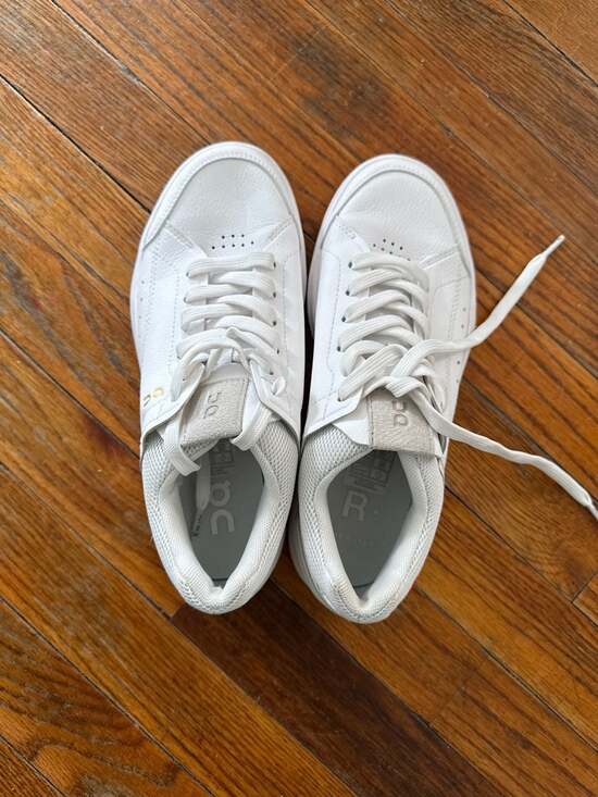 On Running THE ROGER Centre Court White Gum Tennis Sneakers - Picture 4 of 4